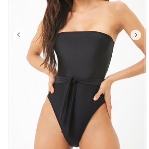 BRAND NEW Strapless Swimsuit 🥰👙